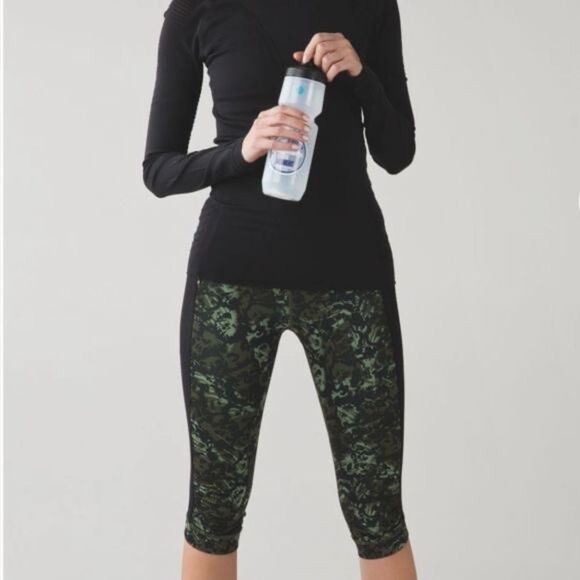 LULULEMON Green Floral & Black Mesh Cropped Leggings - Picture 2 of 8